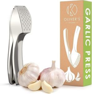 Oliver's Kitchen Premium Garlic Press Super Easy to Use Clean Garlic Crusher Mincer - افضل هراسة ثوم